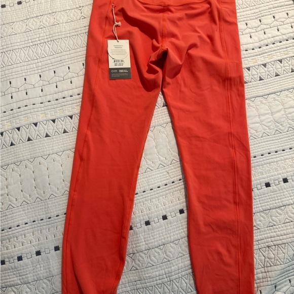 Vuori Grapefruit Studio Pocket Leggings - Picture 2 of 6